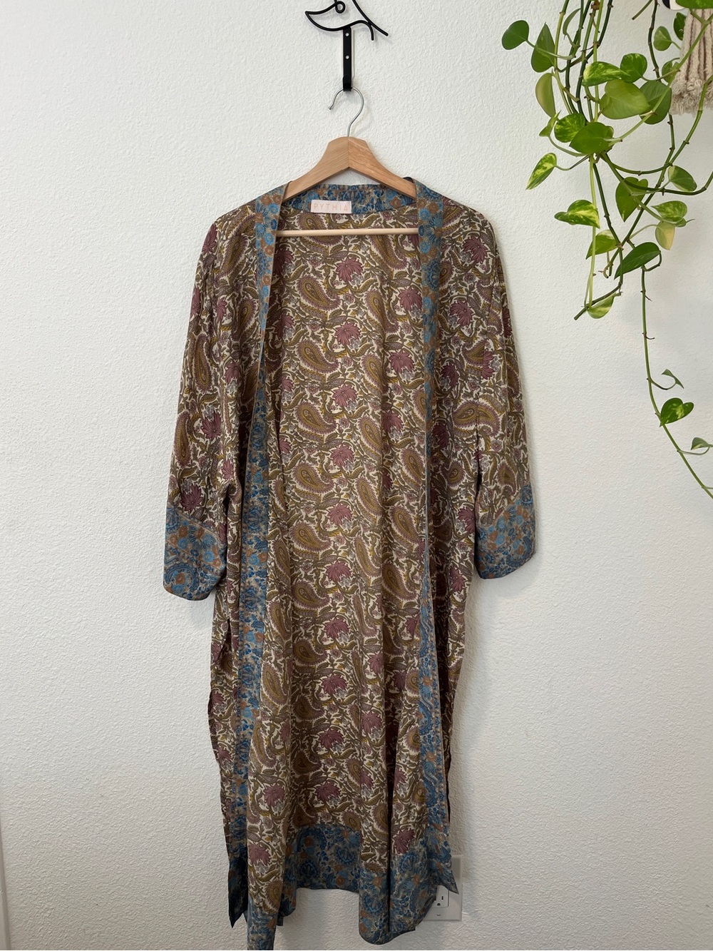 Luxury Pythia 100% Silk Kimono OS